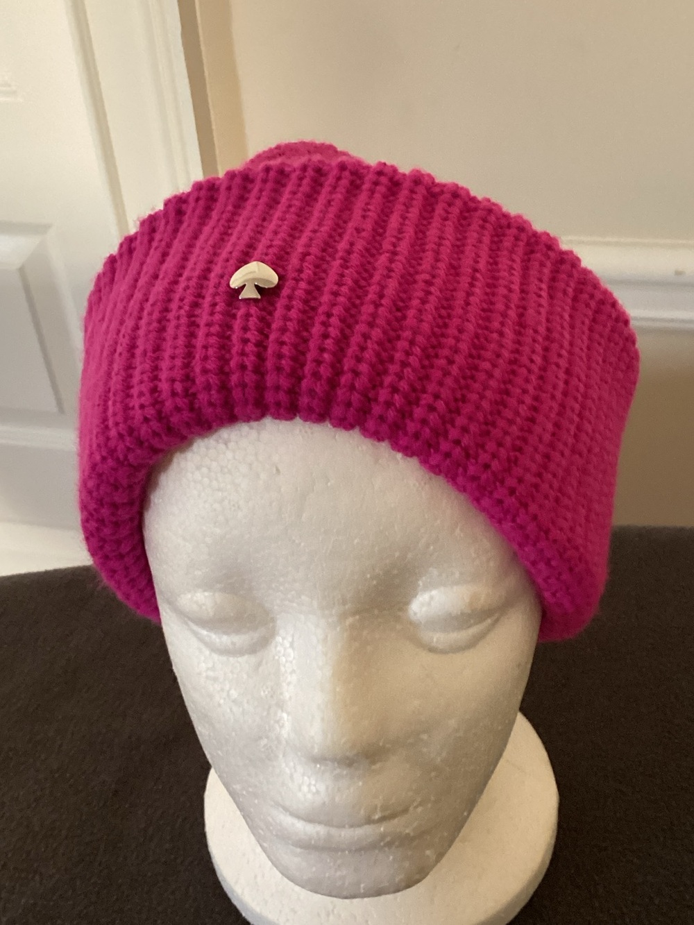 kate spade bright fuchsia knit beanie with gold spade charm